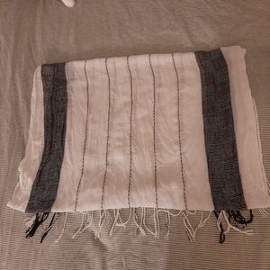 Simons Black & White Scarf